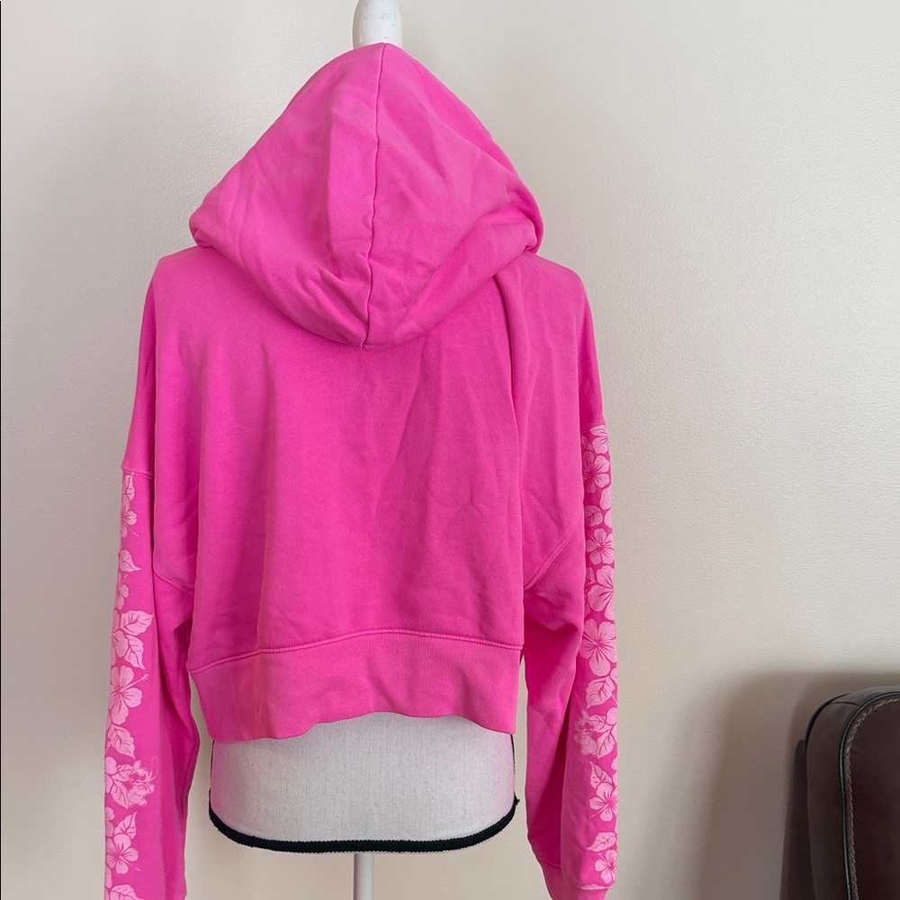 GAPxDisney Women's Lilo and Stitch Bright Pink Floral Cropped Hoodie - Picture 3 of 10